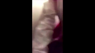 学生制服拿起自拍杆就插
