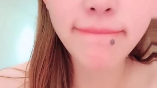 “舔我阴蒂，要高潮了”高潮完整个人都麻了，短发人妻第一步