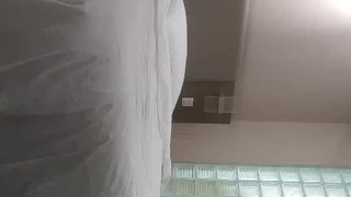 理工眼镜男暑假约炮曾经的 美乳高中女同学人肉打桩机抽插爆颜射妹子嘴里对白清晰