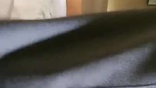 气质女孩到树林里不是拍照打卡 而是裸露自己的好身材开直播!!!