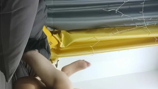 婷婷玉立刚放暑假的女高学妹 憋了好久终于可以任意放肆了 运动短裤平底帆布鞋尽是青春的味道 年轻就是好