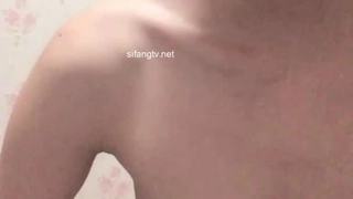 素人AV体验 18岁的大学新生